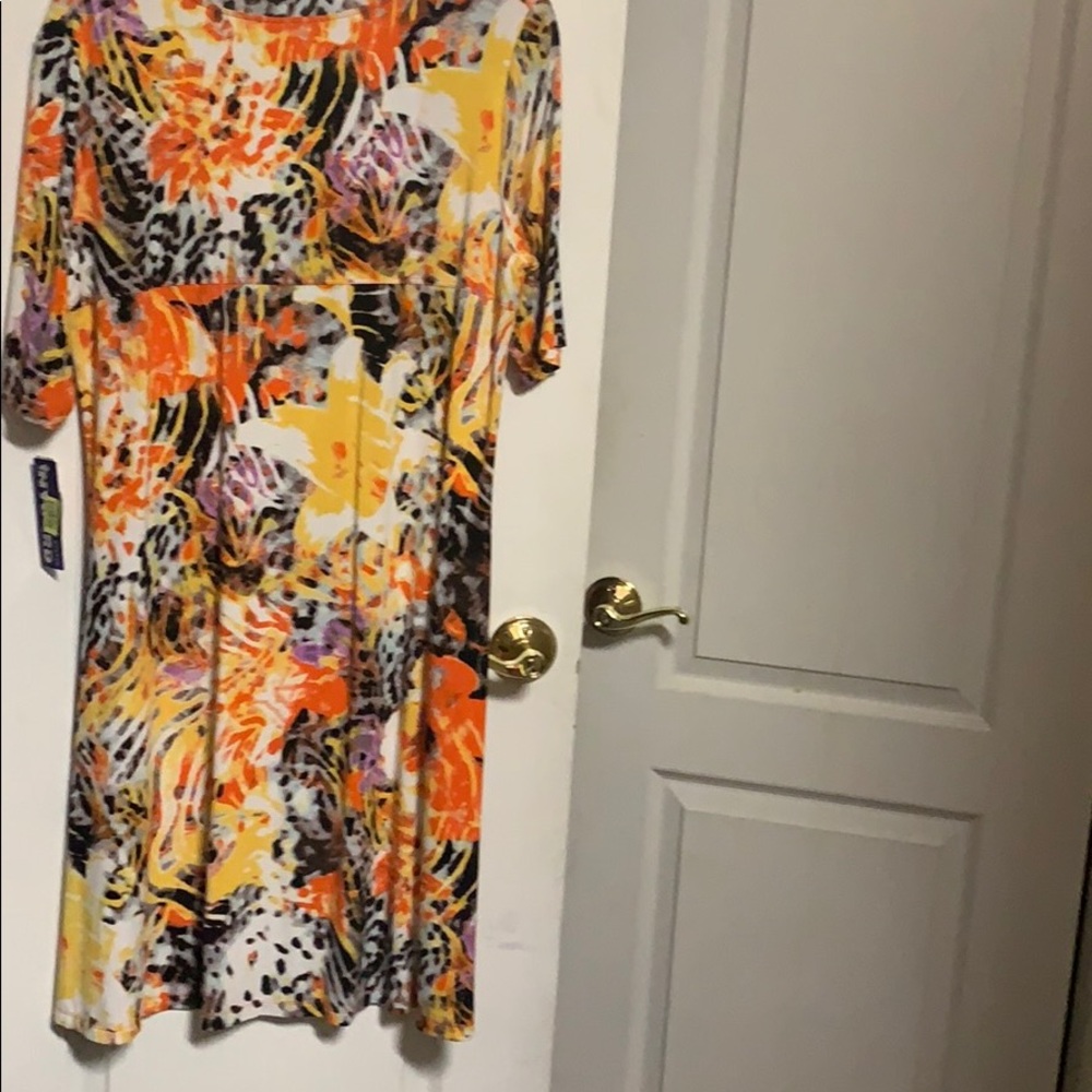 Dress - Picture 2 of 2